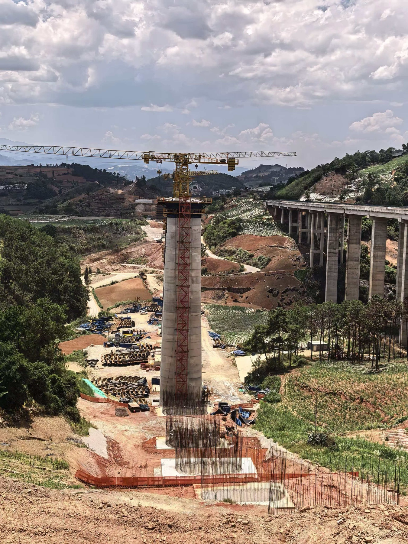 Obra de infraestructura en China con bomba de hormigón