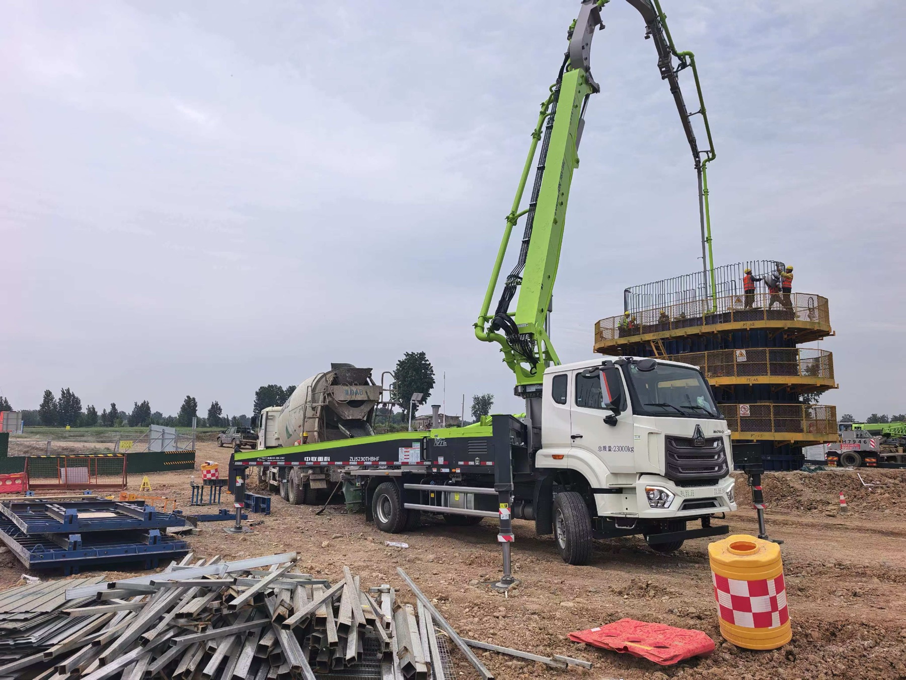 Bomba de hormigón en una obra en China