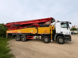 Chassis view of the 2019 SANY SYM5449THB unidad 56 used concrete boom pump truck.