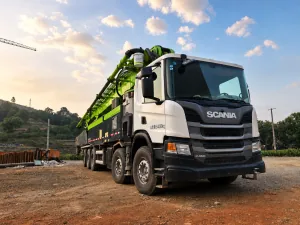 Front view of the 2020 Zoomlion ZLJ5541THBSE unidad 6 used concrete boom pump truck.