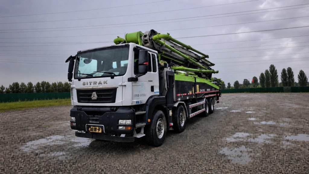 2020 Zoomlion 56m camion pompe à béton à flèche ZLJ5440THBKE – SINOTRUK châssis