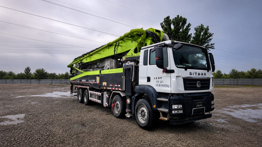2022 Zoomlion 59m camion pompe à béton à flèche ZLJ5441THBKE – SINOTRUK châssis