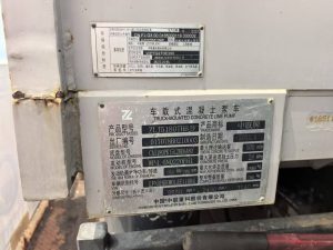 Manufacturer data plate for the 2021 Zoomlion ZLJ5180THBJE unidad 21 truck-mounted concrete line pump.